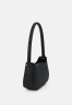 Tommy Hilfiger TH EMBLEM SHOULDER BAG Handbag black СУМКА НА ПЛЕЧО TH EMBLEM Сумка черный