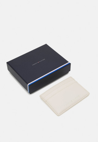 Tommy Hilfiger CONTEMPORARY HOLDER Wallet sugarcane СОВРЕМЕННЫЙ ДЕРЖАТЕЛЬ Бумажник сахарный тростник