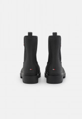 Tommy Hilfiger MATT ANKLE RAINBOOT WITH ELASTIC Wellies black МАТОВЫЕ ДОЖДЕВЫЕ БОТИНКИ С ЭЛАСТИЧКОМ Резиновые сапоги черный