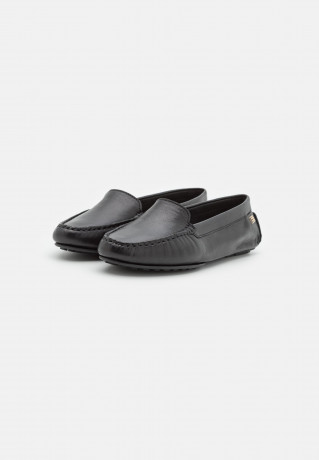 Tommy Hilfiger ESSENTIAL CHIC MOCASSIN Moccasins black ESSENTIAL CHIC MOCASSIN Мокасины черный