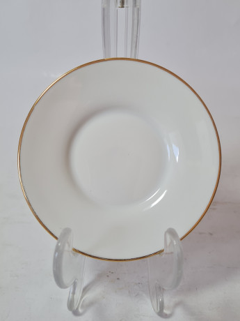Тарелка винтажная Fabrique Royale Limoges, белый фарфор с позолоченным рельефным краем, 10,5 x 1,5 см, Франция, 1960-70гг.