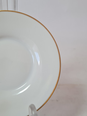Тарелка винтажная Fabrique Royale Limoges, белый фарфор с позолоченным рельефным краем, 10,5 x 1,5 см, Франция, 1960-70гг.