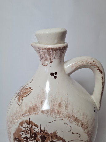 Ulmer Keramik Винтажный керамический кувшин с пробкой для вина в коричнево-белых тонах "Сбор урожая винограда", 21см x 12см, Германия, 1960-70гг.