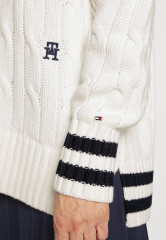 Tommy Hilfiger VARSITY CABLE Jumper ecru VARSITY CABLE перемычки экрю
