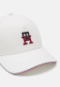Tommy Hilfiger MONO CORPORATE UNISEX Cap optic white MONO CORPORATE UNISEX Кепка оптический белый