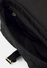 Tommy Hilfiger FLOW FLAP CROSSOVER Across body bag black FLOW FLAP CROSSOVER — Сумка через плечо черный