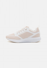 Tommy Hilfiger ACTIVE TRAINER Trainers white АКТИВНЫЙ ТРЕНЕР Тренеры белый
