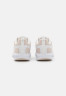 Tommy Hilfiger ACTIVE TRAINER Trainers white АКТИВНЫЙ ТРЕНЕР Тренеры белый