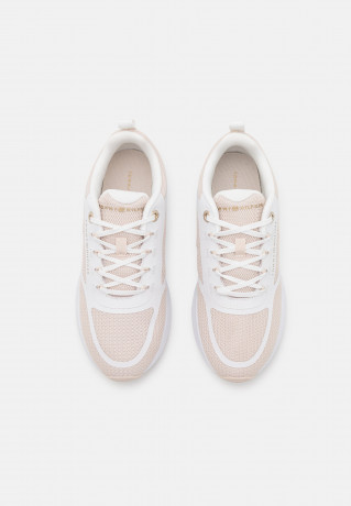 Tommy Hilfiger ACTIVE TRAINER Trainers white АКТИВНЫЙ ТРЕНЕР Тренеры белый