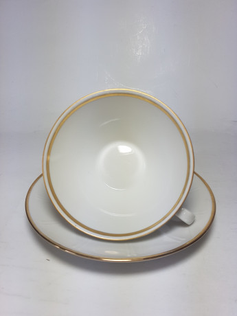 Winterling Roslau Bavaria Чайная пара, белый фарфор с позолоченным ободком и рельефным узором, Германия, 1960-70гг.