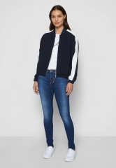 Tommy Hilfiger COMO DOREEN Jeans Skinny Fit doreen COMO DOREEN Джинсы скинни Дорин