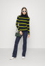 Tommy Hilfiger STRIPE SLIM ROLL Jumper desert sky STRIPE SLIM ROLL джемперы небо пустыни