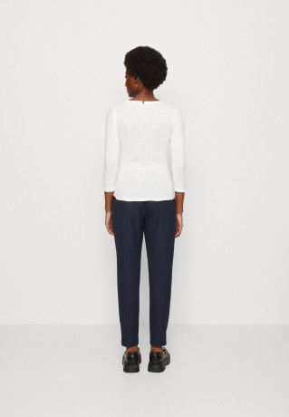 Tommy Hilfiger 1985 SLIM OPEN 3/4 Long sleeved top ecru 1985 SLIM OPEN 3/4 Топ с длинными рукавами экрю