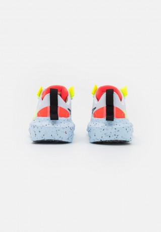 Nike Sportswear CRATER IMPACT Sneaker low football grey/volt/hyper crimson/black/summit white/chambray blue CRATER IMPACT кроссовки женские низкие серый футбол/вольт/гипер малиновый/черный/саммит белый/шамбре синий