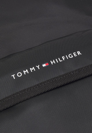 Tommy Hilfiger SKYLINE BACKPACK UNISEX Rucksack black РЮКЗАК SKYLINE UNISEX Рюкзак черный