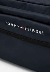 Tommy Hilfiger SKYLINE CAMERA BAG UNISEX Across body bag space blue SKYLINE CAMERA BAG UNISEX Сумка через плечо космический синий