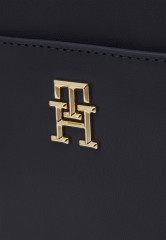 Tommy Hilfiger ICONIC TRUNK Across body bag space blue ICONIC TRUNK Сумка через плечо космический синий