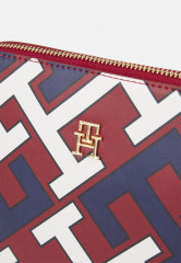 Tommy Hilfiger ICONIC WASHBAG MONO Wash bag red ICONIC WASHBAG MONO Сумка для стирки красный