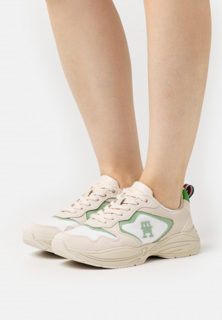 Tommy Hilfiger SPORTY RUNNER Trainers sugarcane SPORTY RUNNER Кроссовки сахарный тростник