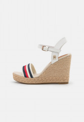 Tommy Hilfiger CORPORATE  High heeled sandals ecru CORPORATE Босоножки на высоком каблуке экрю