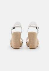 Tommy Hilfiger CORPORATE  High heeled sandals ecru CORPORATE Босоножки на высоком каблуке экрю