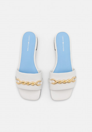 Tommy Hilfiger CHAIN FEMININE FLAT Mules ecru CHAIN ????FEMININE FLAT Мюли экрю