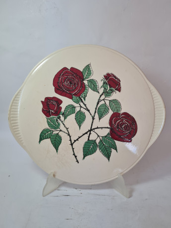 Блюдо винтажное Staffel Limburg, белый фарфор с декором из красных роз, 24 x 1,5 см, Германия, 1960-70гг.
