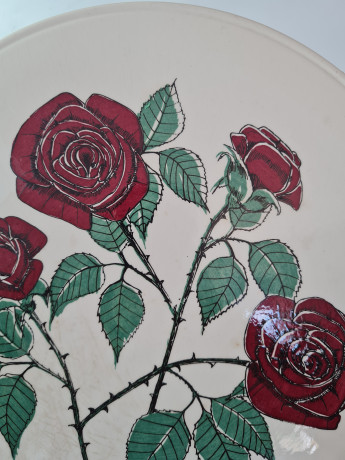 Блюдо винтажное Staffel Limburg, белый фарфор с декором из красных роз, 24 x 1,5 см, Германия, 1960-70гг.