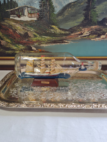 Бутылка стеклянная винтажная с моделью парусника внутри, стекло, дерево, 18 х 11 см, Германия, 1960-70гг.