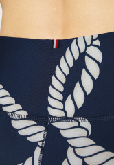Tommy Hilfiger ROPE FITTED SHORT Leggings navy ROPE FITTED SHORT леггинсы военно-морской