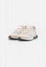Nike Sportswear W AIR MAX PRE DAY NN Sneaker low light bone/white sanddrift/iron grey/metallic silver W AIR MAX PRE DAY NN Низкие кроссовки женские светлая кость/белый песок/серый металлик/серебристый металлик