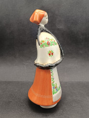 Статуэтка винтажная Aquincum "Венгерская женщина в национальном костюме", Будапешт, ручная роспись, фарфор, 20 х 10 см, Венгрия, 1950-60гг.