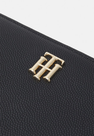 Tommy Hilfiger TIMELESS LARGE  Wallet black TIMELESS LARGE Кошелек черный