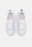 Tommy Hilfiger SPORTY RUNNER Trainers white SPORTY RUNNER Кроссовки белый