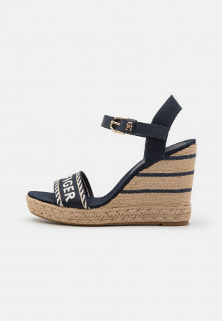 Tommy Hilfiger SEASONAL WEBBING WEDGE High heeled sandals space blue SEASONAL WEBBING WEDGE Босоножки на высоком каблуке космический синий