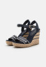 Tommy Hilfiger SEASONAL WEBBING WEDGE High heeled sandals space blue SEASONAL WEBBING WEDGE Босоножки на высоком каблуке космический синий