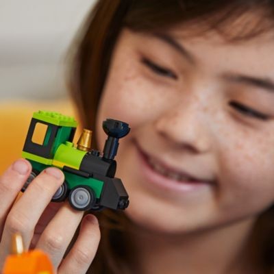 LEGO LEGO Classics 11001 LEGO Bausteine - Erster Bauspass LEGO Classics 11001 LEGO Bricks — первое увлекательное строительство