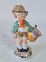 Статуэтка винтажная Thuringen "Мальчик в шляпе с корзинкой", фарфор, 11 см, Германия, 1960-70гг.