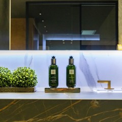 EIGHT  BOB Grooming Eight &amp; Bob Hand Wash  Уход за восьмеркой и мытье рук Боба