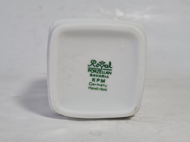 Ваза винтажная Royal KPM Bavaria с ручкой, квадратная форма, небольшая, фарфор, 13 см, Германия, 1970-80гг.