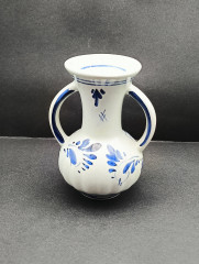 Ваза винтажная малая Delft Blue с цветочным декором, ручная роспись, фарфор, 12 х 9 см, Голландия, 1950-60гг.