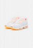 Nike Sportswear AIR MAX 95 Sneaker low white/arctic punch/melon tint AIR MAX 95 низкие кроссовки женские белый/арктический пунш/дынный оттенок