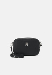 Tommy Hilfiger EMBLEM CAMERA BAG Across body bag black СУМКА ДЛЯ КАМЕРЫ EMBLEM Сумка через плечо черный