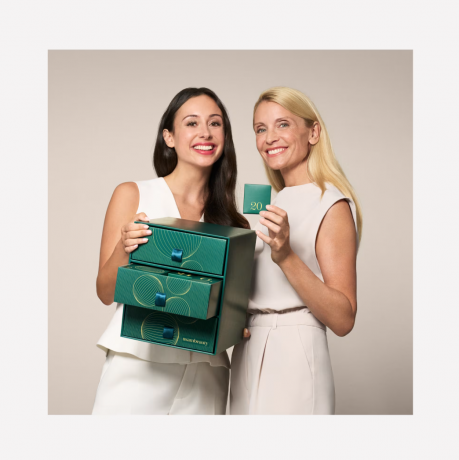 M. Asam PREMIUM Advent Calendar 2025 Адвент-календарь PREMIUM, 24 эксклюзивных бьюти сюрприза, 38x34x27 см