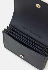 Tommy Hilfiger CHIC CONCERTINA  Wallet sugarcane CHIC CONCERTINA Кошелек сахарный тростник