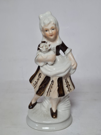 Фарфорвая статуэтка "Дама в бело-коричневом платье с цветком на руке", 17 x 7 см, Германия, 1960-70гг.