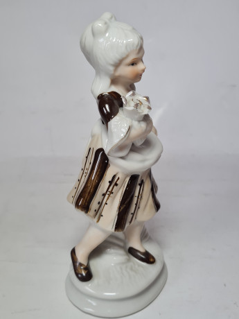 Фарфорвая статуэтка "Дама в бело-коричневом платье с цветком на руке", 17 x 7 см, Германия, 1960-70гг.