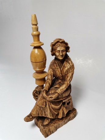 German Wood, Редчайшая Коллекционная деревянная статуэтка "Женщина с прялкой" , полностью ручная работа, 15см, Германия 1930-1940гг.