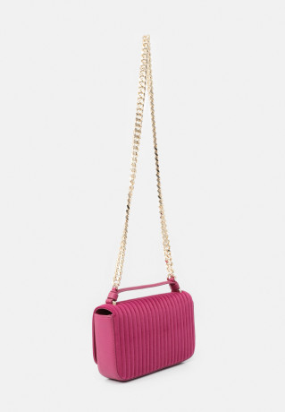 Tommy Hilfiger OUTLINE CROSSOVER Across body bag italian wine OUTLINE CROSSOVER Сумка через плечо итальянское вино