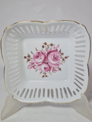 Weimar Квадратное фарфоровое блюдо с ажурным краем и цветочным рисунком "Розовые розы", 17 x 5 см, Германия, 1960-70гг.